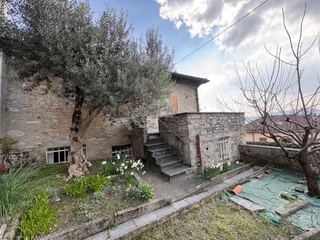 Villa Indipendente in vendita a Rovenna, Cernobbio