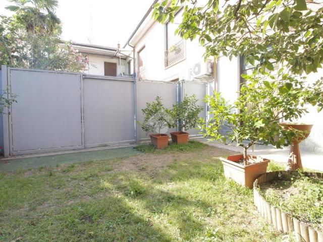 Villa Indipendente in vendita a Cerro Maggiore, Milano