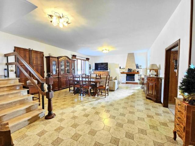 Villa Indipendente in vendita a Unione dei Comuni Circondario dell'Empolese Valdelsa, Lucardo