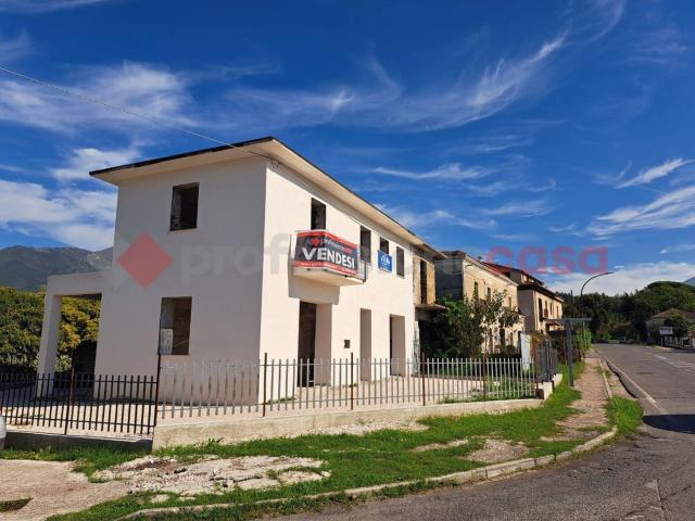 Villa Indipendente in vendita a Le Pastenelle, Cervaro