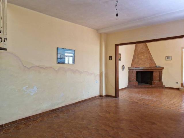 Villa Indipendente in vendita a Cervaro, Lazio