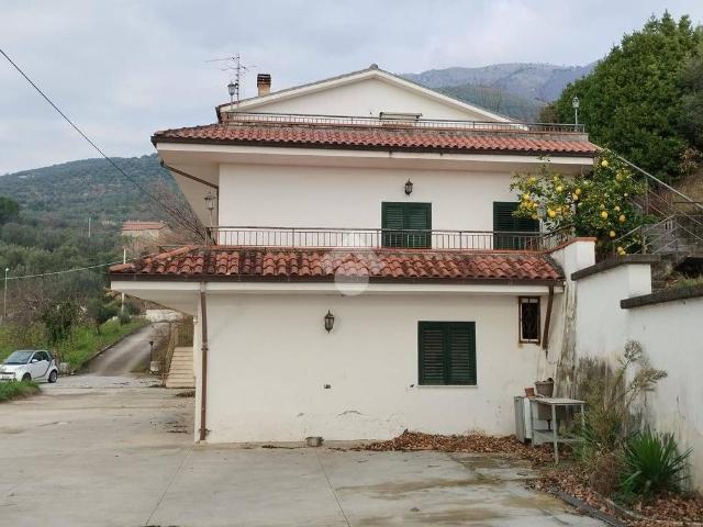 Villa Indipendente in vendita a Cervaro, Lazio