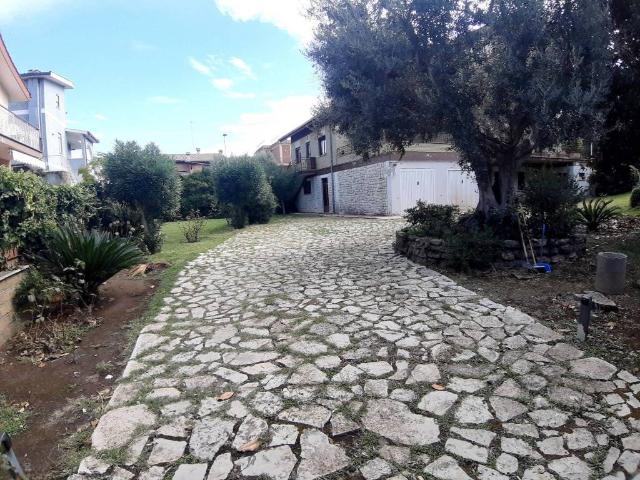 Villa Indipendente in vendita a Vigna della Casa, Roma Capitale