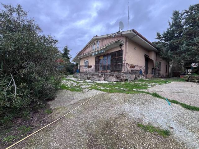 Villa Indipendente in vendita a Roma Capitale, Lazio