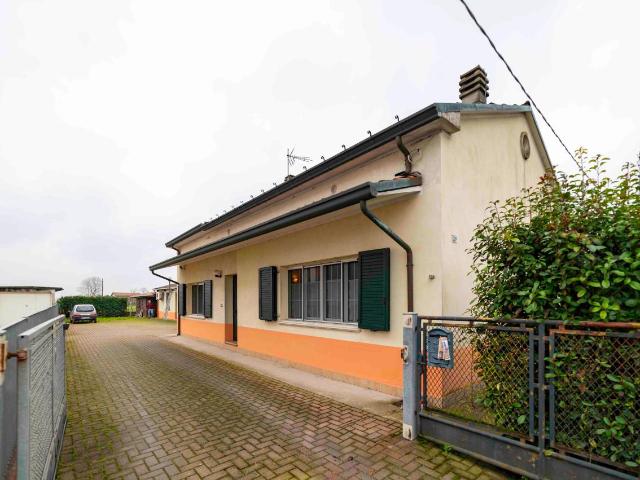 Villa Indipendente in vendita a Cervia, Reggio Emilia
