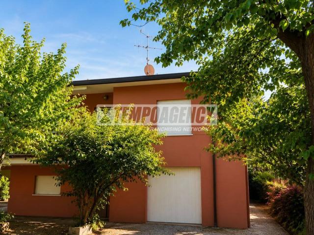Villa Indipendente in vendita a Cervia, Reggio Emilia