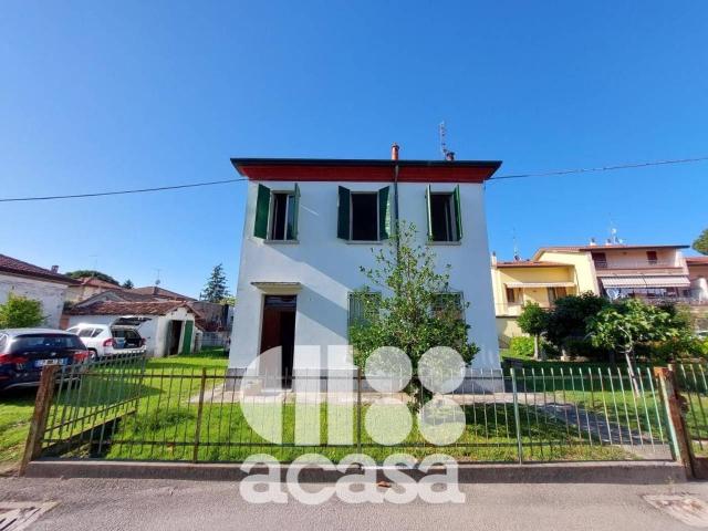 Villa Indipendente in vendita a Castiglione di Cervia, Cervia