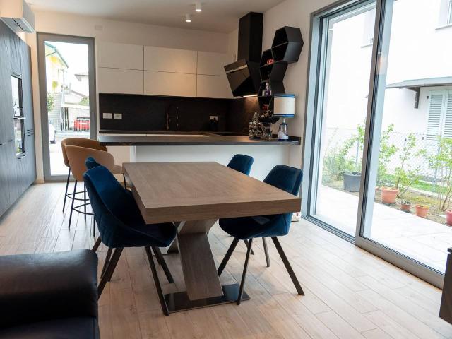 Villa Indipendente in vendita a Cervia, Reggio Emilia