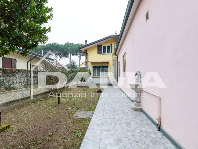 Villa Indipendente in vendita a Milano Marittima, Cervia
