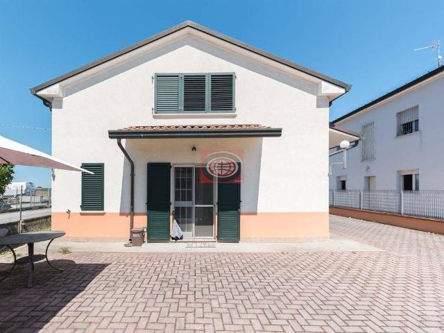 Villa Indipendente in vendita a Cervia, Reggio Emilia