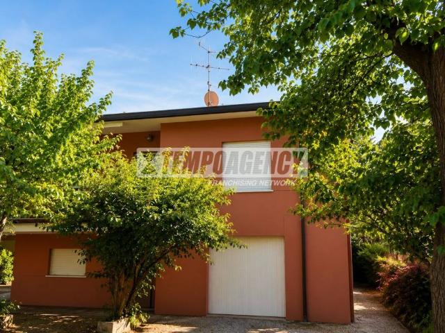Villa Indipendente in vendita a Cervia, Reggio Emilia