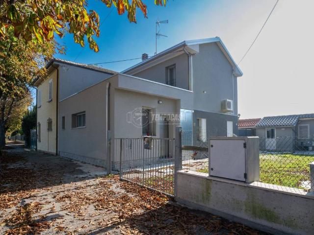 Villa Indipendente in vendita a Castiglione di Cervia, Cervia