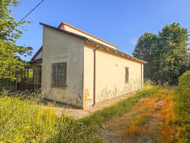 Villa Indipendente in vendita a Castiglione di Cervia, Cervia