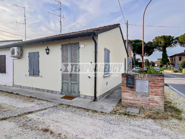 Villa Indipendente in vendita a Castiglione di Cervia, Cervia