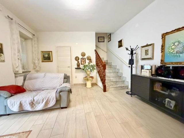 Villa Indipendente in vendita a Cervinara, Campania