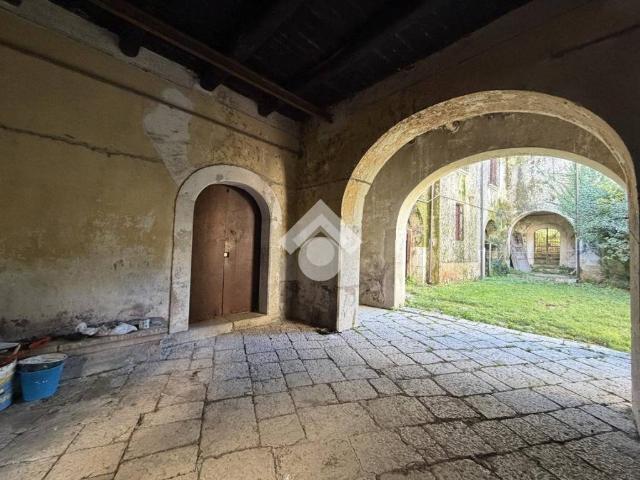 Villa Indipendente in vendita a Cervinara, Campania