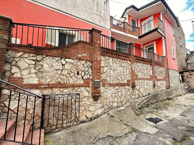 Villa Indipendente in vendita a Cervino, Campania