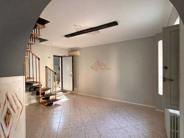 Villa Indipendente in vendita a Cesano Maderno, Lombardia