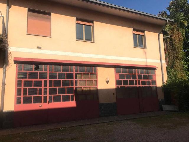 Villa Indipendente in vendita a Cesano Maderno, Binzago