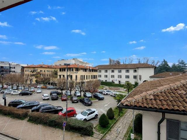 Villa Indipendente in vendita a Cesano Maderno, Lombardia