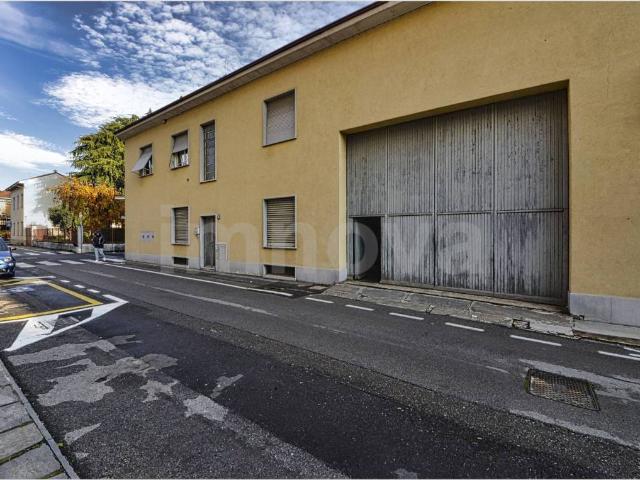 Villa Indipendente in vendita a Cesano Maderno, Lombardia