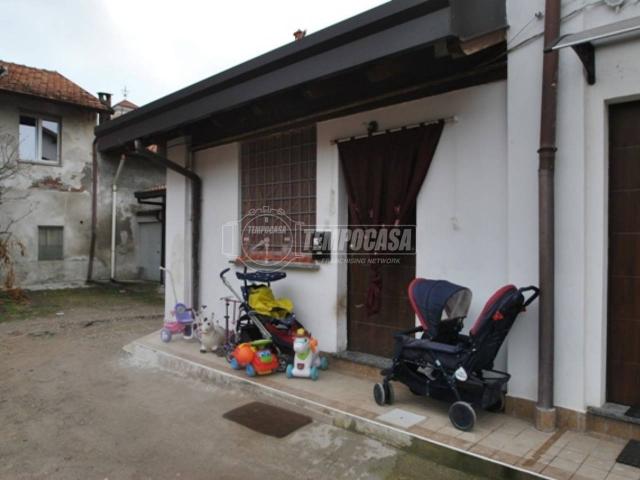 Villa Indipendente in vendita a Cesate, Lombardia