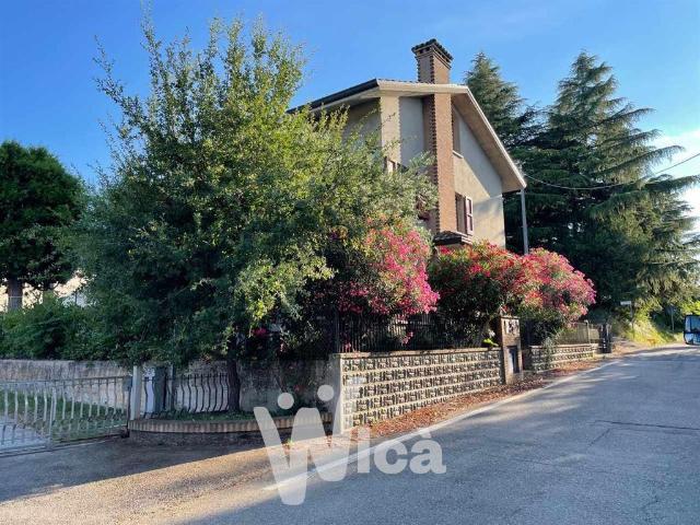 Villa Indipendente in vendita a Unione dei comuni Valle del Savio, Cesenà