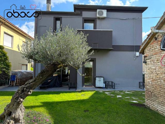 Villa Indipendente in vendita a Unione dei comuni Valle del Savio, Cesenà