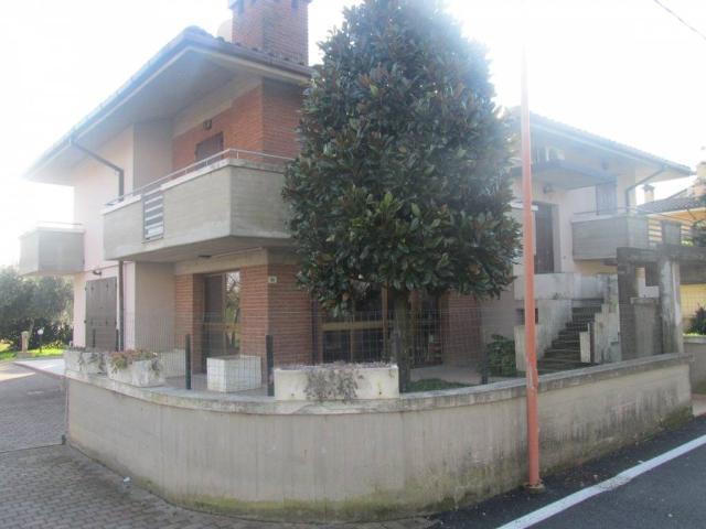 Villa Indipendente in vendita a Unione dei comuni Valle del Savio, Cesenà
