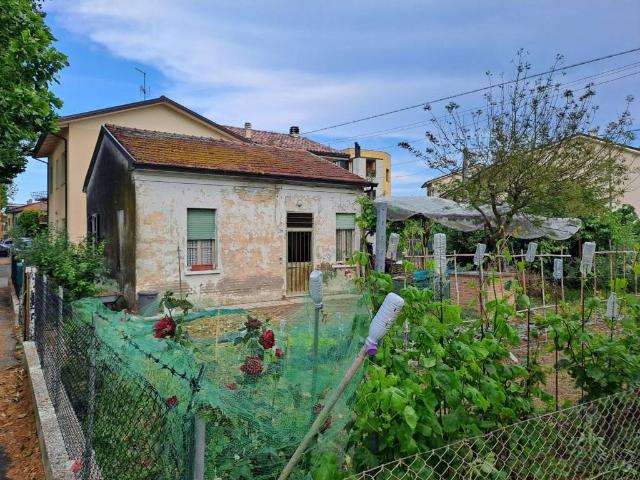 Villa Indipendente in vendita a Unione dei comuni Valle del Savio, Cesenà