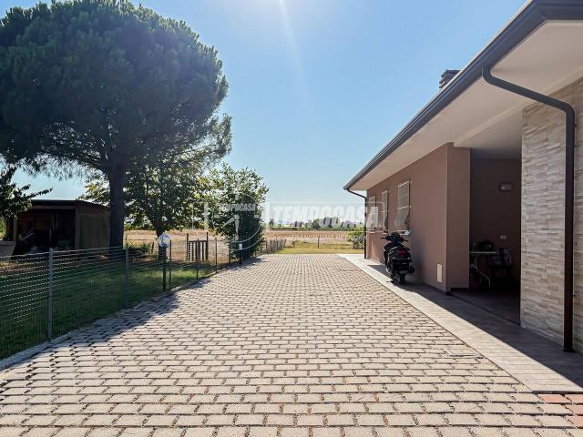 Villa Indipendente in vendita a Sala di Cesenatico, Cesenatico