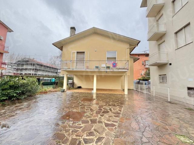 Villa Indipendente in vendita a Cesenatico, Reggio Emilia