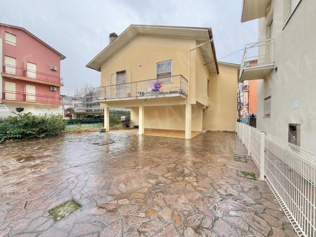 Villa Indipendente in vendita a Cesenatico, Reggio Emilia