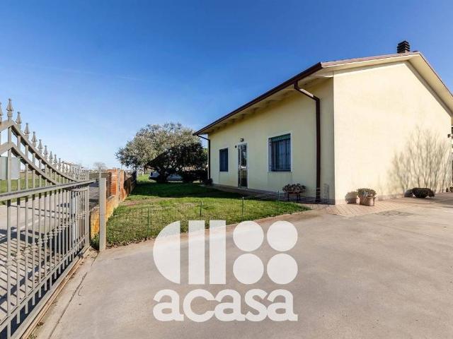 Villa Indipendente in vendita a Quartiere Al Mare, Cesenatico