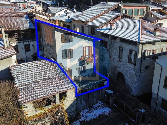 Villa Indipendente in vendita a Comunità montana della valle Camonica, Ceto
