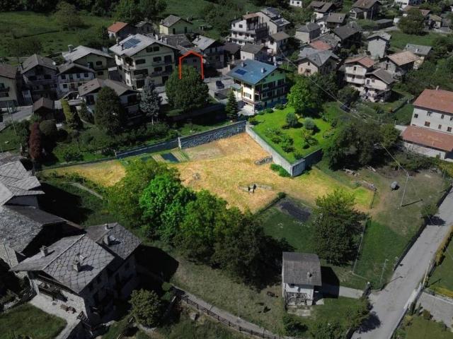 Villa Indipendente in vendita a Challand Saint Victor, Aosta