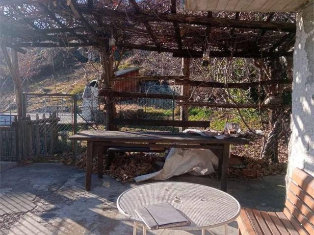 Villa Indipendente in vendita a Challand Saint Victor, Aosta