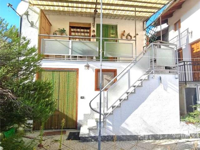 Villa Indipendente in vendita a Challand-Saint-Victor Capoluogo - Ville, Challand Saint Victor