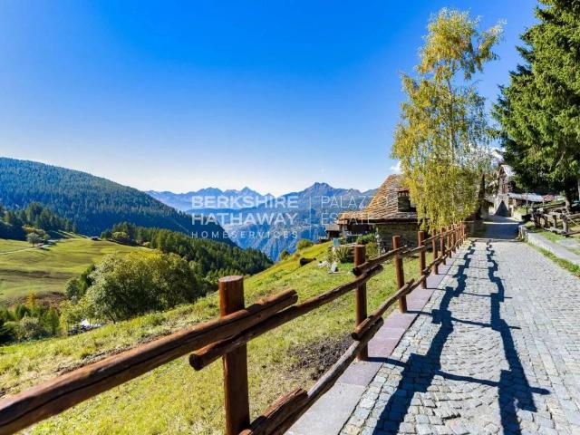 Villa Indipendente in vendita a Chamois, Aosta