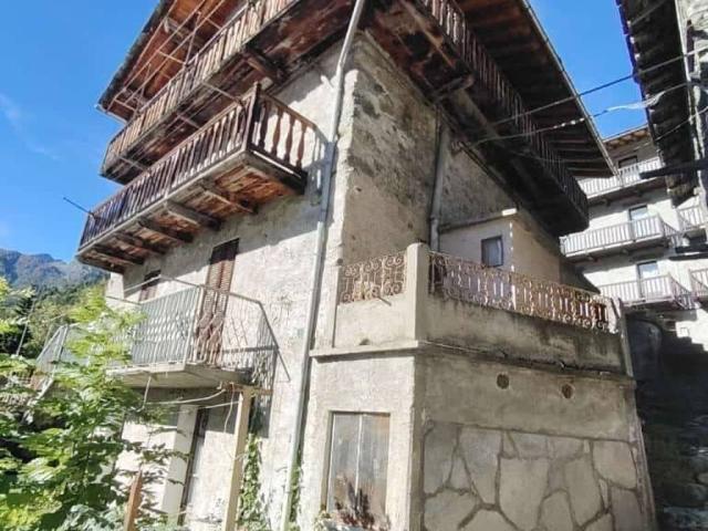 Villa Indipendente in vendita a Champorcher, Aosta