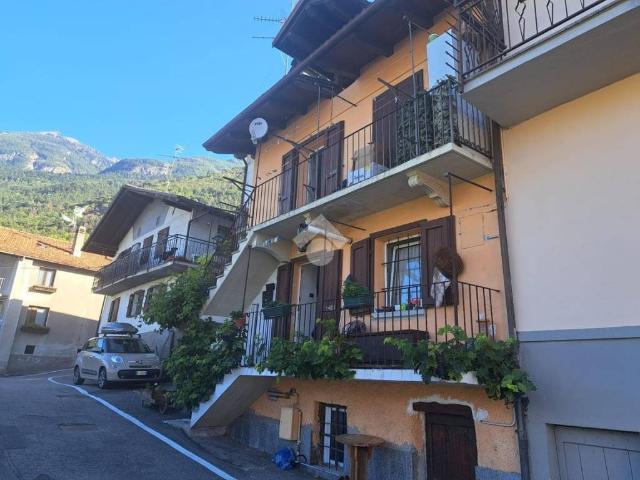 Villa Indipendente in vendita a Charvensod, Aosta