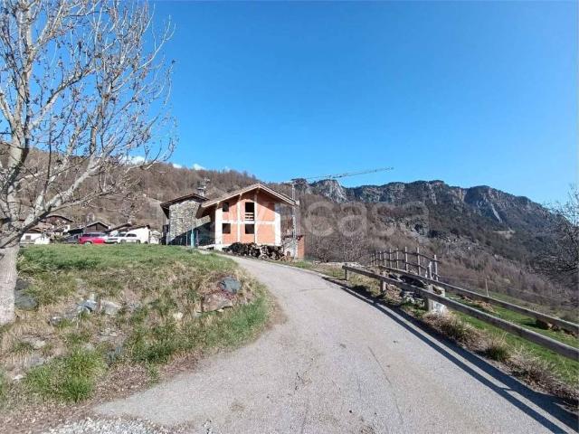 Villa Indipendente in vendita a Emarese, Aosta