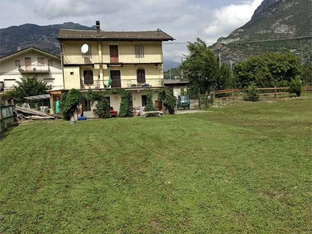 Villa Indipendente in vendita a Chatillon, Aosta
