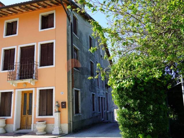 Villa Indipendente in vendita a Chiampo, Veneto