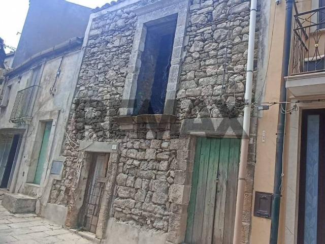 Villa Indipendente in vendita a Chiaramonte Gulfi, Sicilia