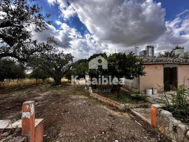 Villa Indipendente in vendita a Chiaramonte Gulfi, Sicilia