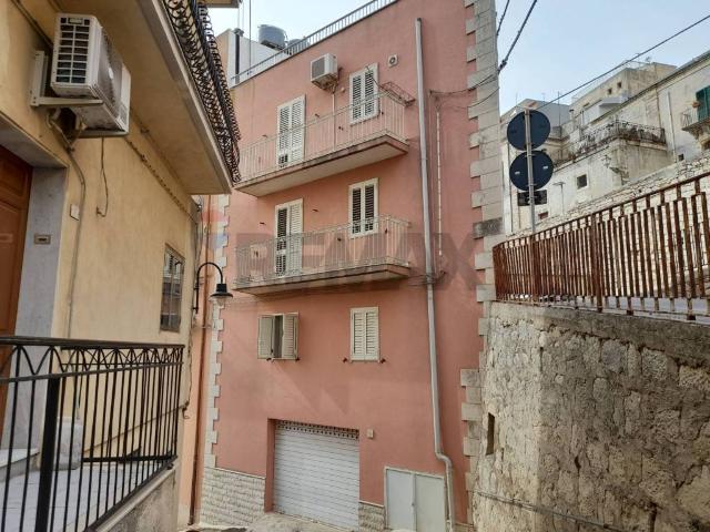 Villa Indipendente in vendita a Chiaramonte Gulfi, Sicilia