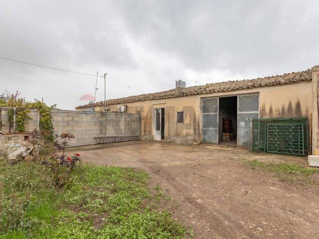 Villa Indipendente in vendita a Chiaramonte Gulfi, Sicilia