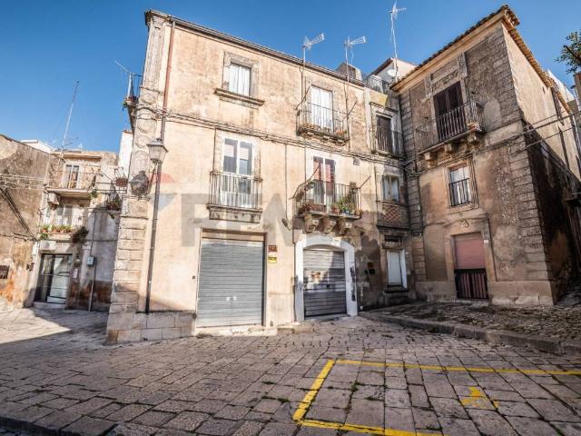 Villa Indipendente in vendita a Chiaramonte Gulfi, Sicilia