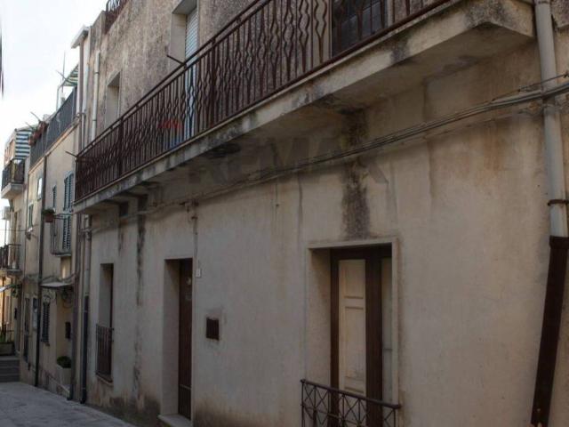 Villa Indipendente in vendita a Chiaramonte Gulfi, Sicilia